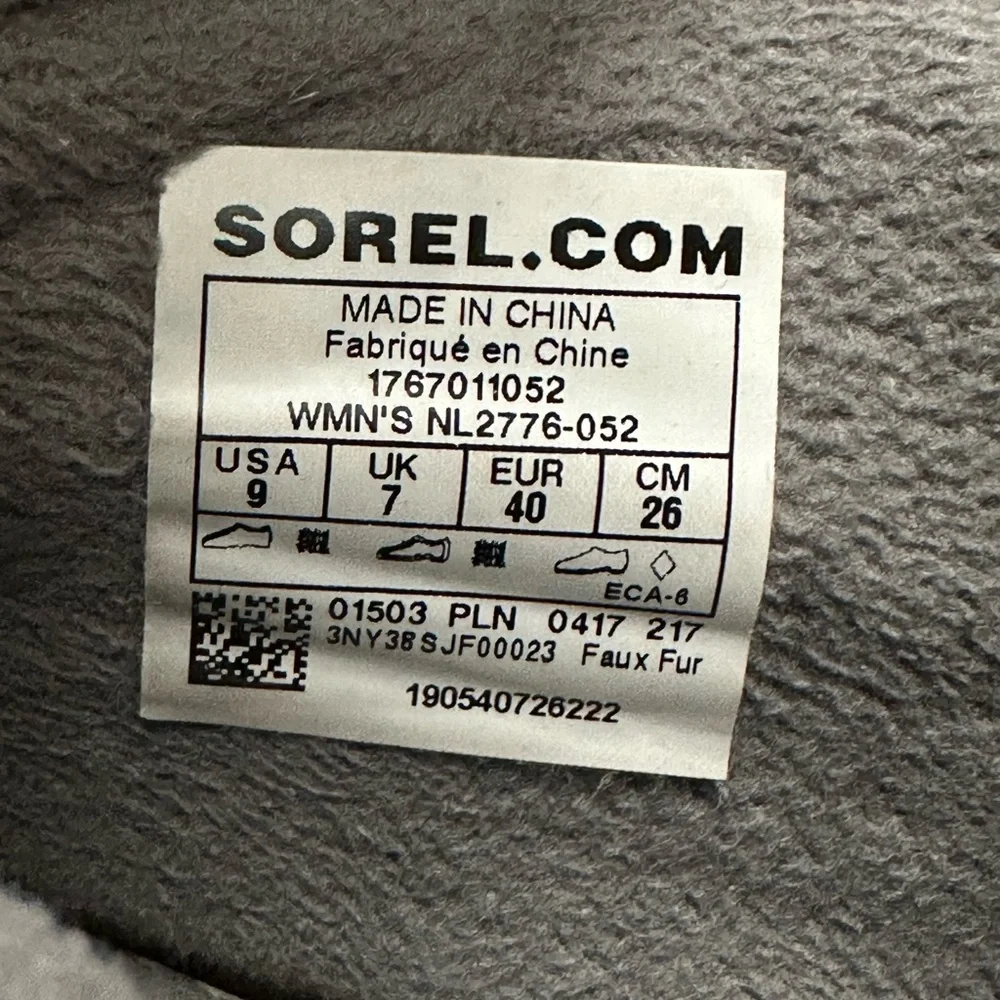 Sorel Whitney Short Lace Winter Boots in Gray and Magenta laces - Picture 8 of 8